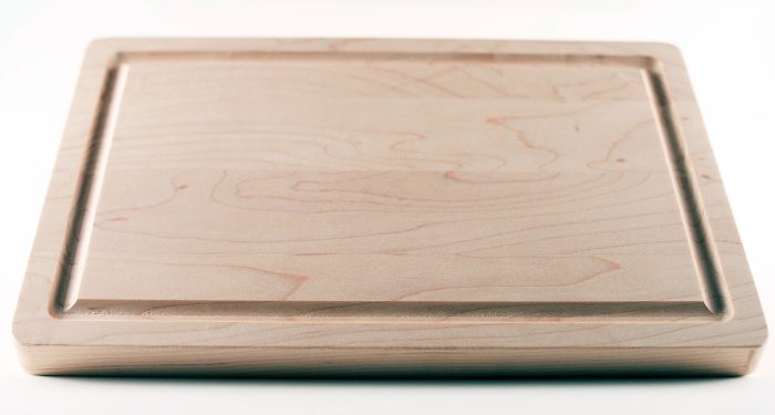 Planche à découper en érable vue de côté