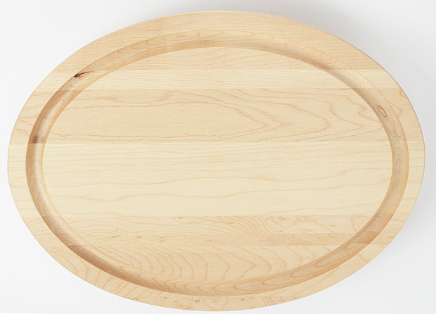 Planche à BBQ ovale — érable 13x9 Planche à BBQ ovale en érable dur canadien avec rainure à jus, 13x9, vente en gros